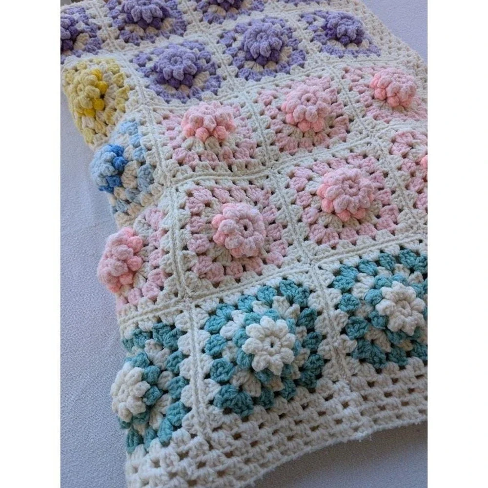 Vintage 3D Crochet Flower Granny Square Blanket 56x40 Afghan Throw Kids Nursery